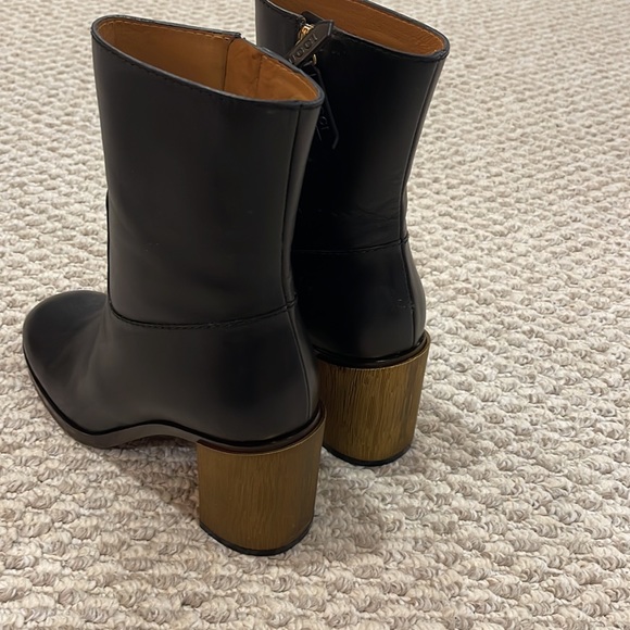 Gucci boots black color with golden heels. - Picture 2 of 6
